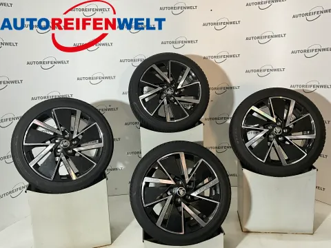 Background image for Winter Kompletträder 225/45R18 z.B. passend für Skoda Octavia