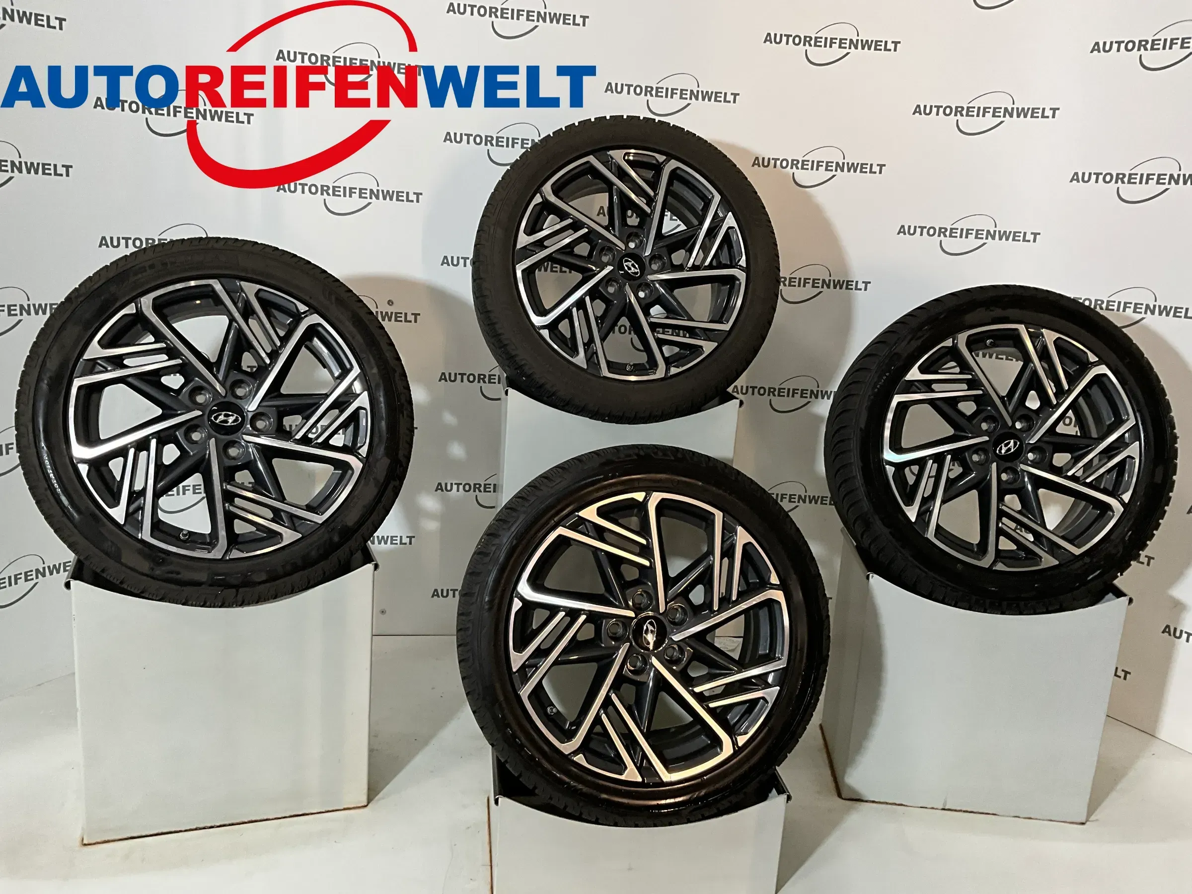 Winter Kompletträder 235/45R18 z.B. passend für Hyundai Kona - Bild 1