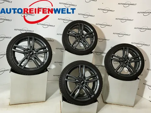 Background image for Winter Kompletträder 225/40R18 z.B. passend für Ford Focus