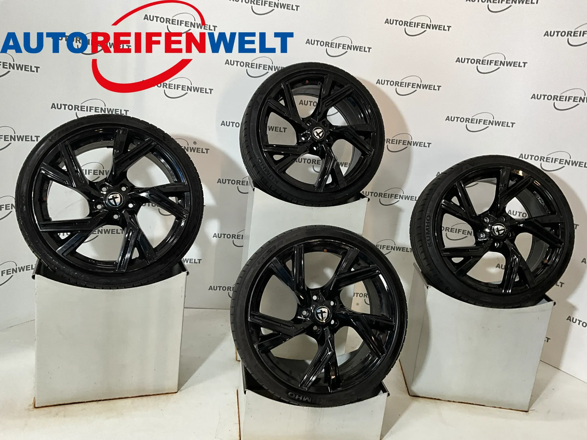 Sommer Kompletträder 225/35R19 z.B. passend für Seat Leon - Bild 1