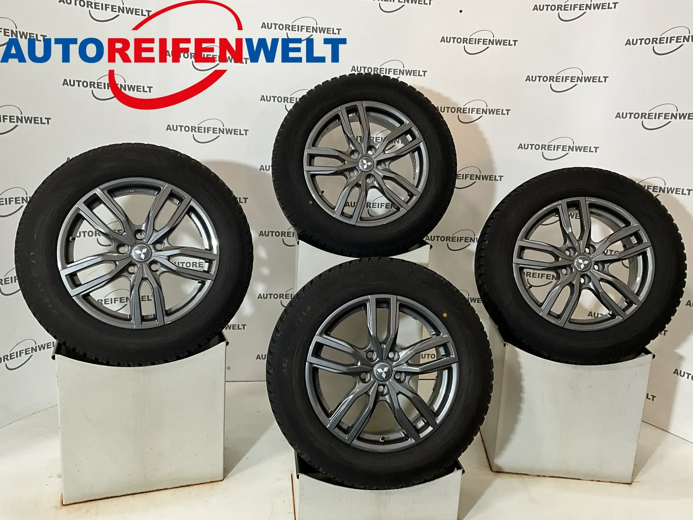 Winter Kompletträder 215/65R17 z.B. passend für Mitsubishi Outlander - Bild 1