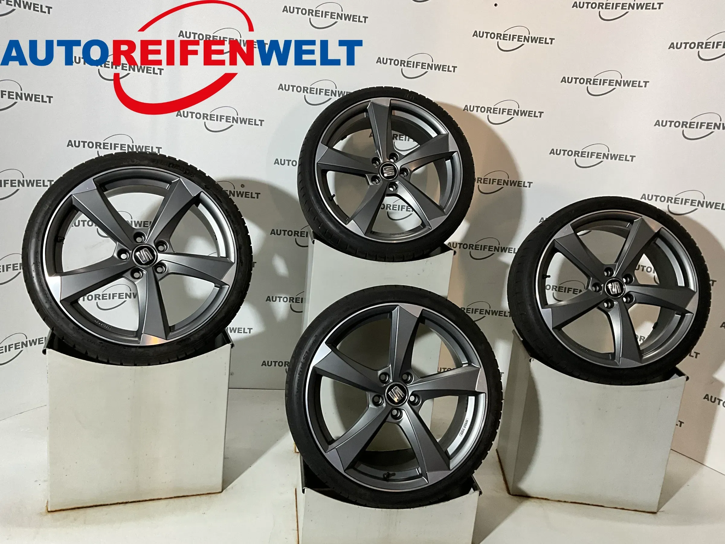 Sommer Kompletträder 225/35R19 z.B. passend für Seat Leon - Bild 1