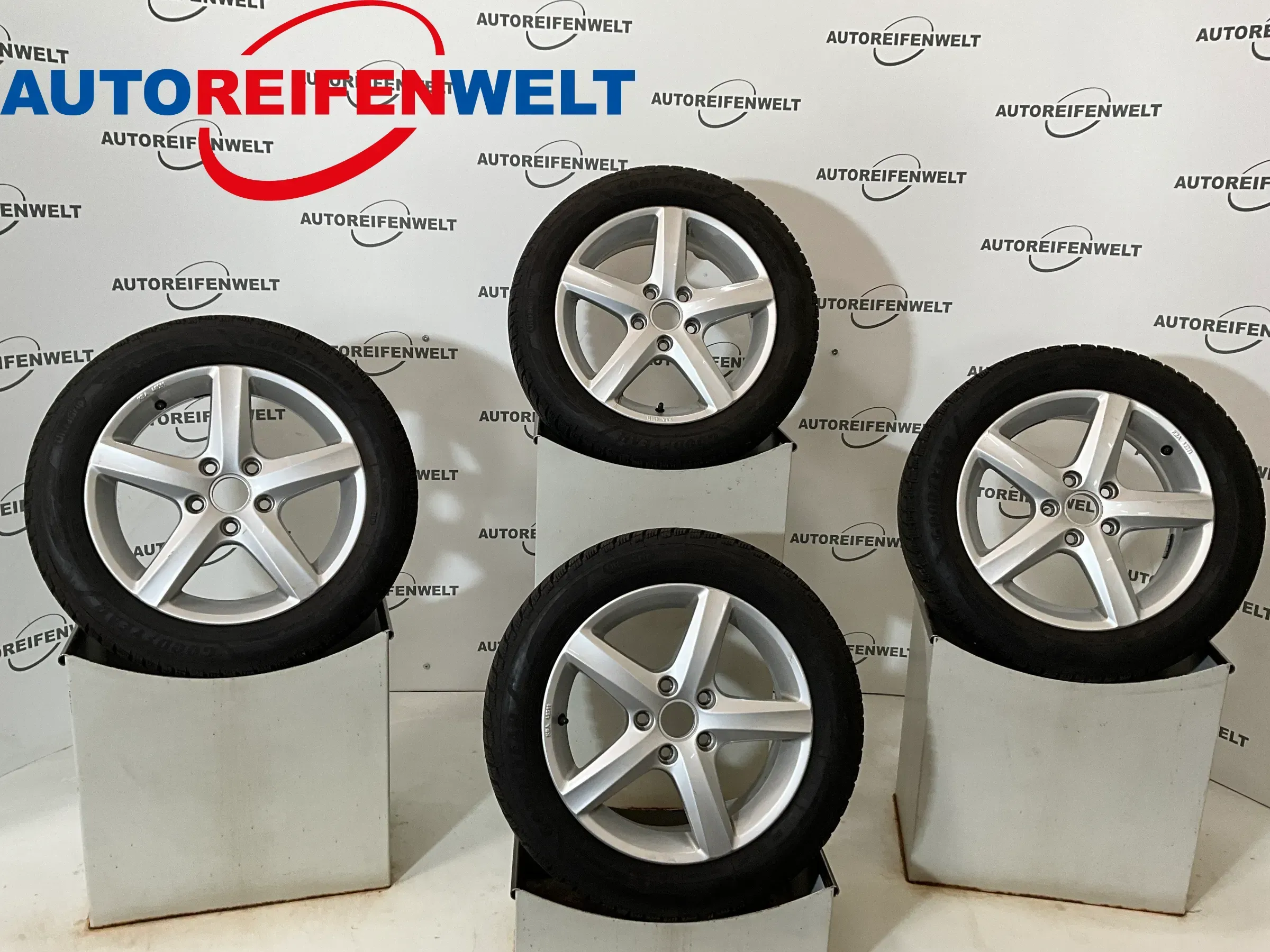 Winter Kompletträder 205/55R16 z.B. passend für VW Golf - Bild 1