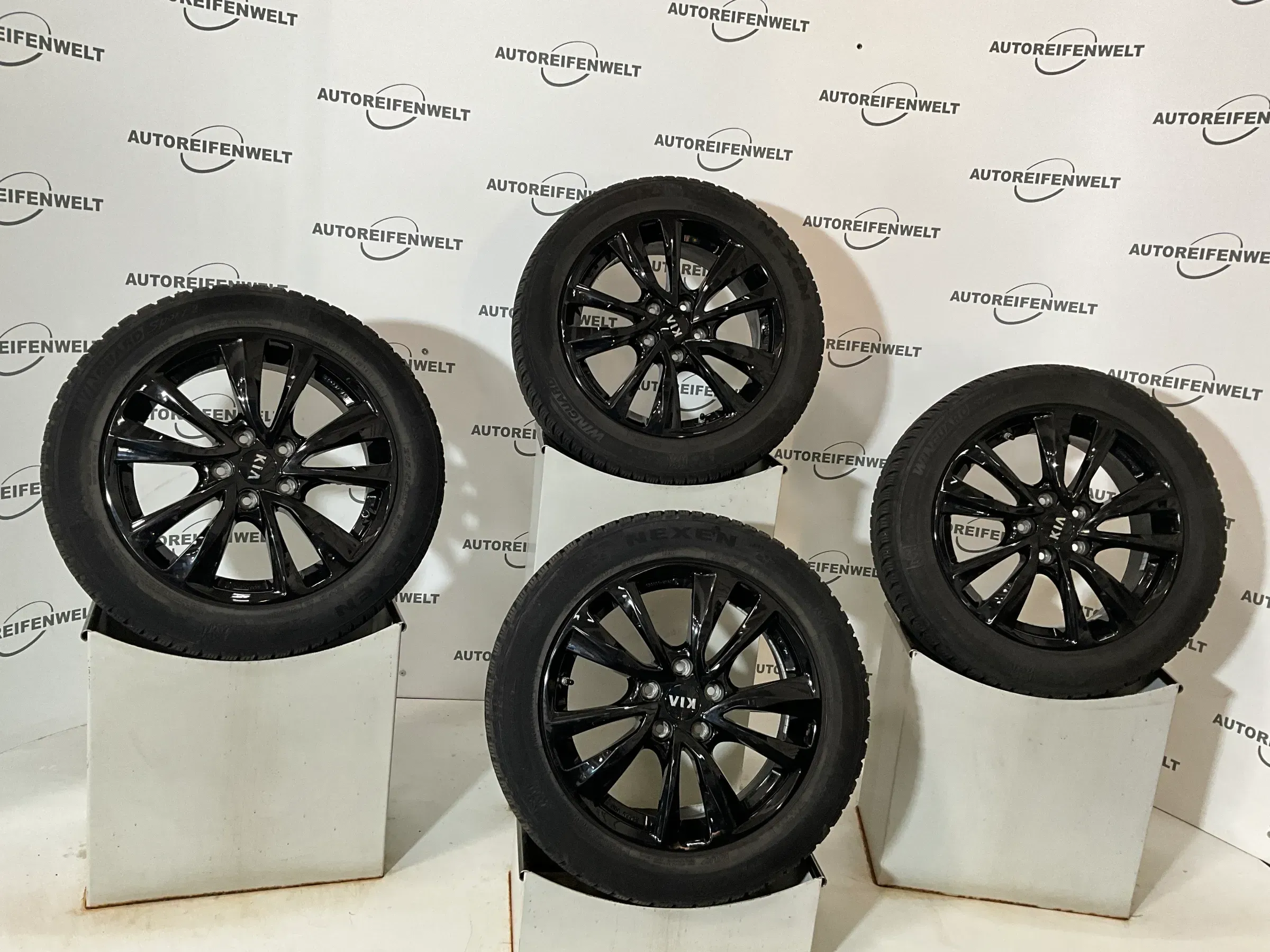 Winter Kompletträder 215/55R17 z.B. passend für Kia Niro - Bild 1