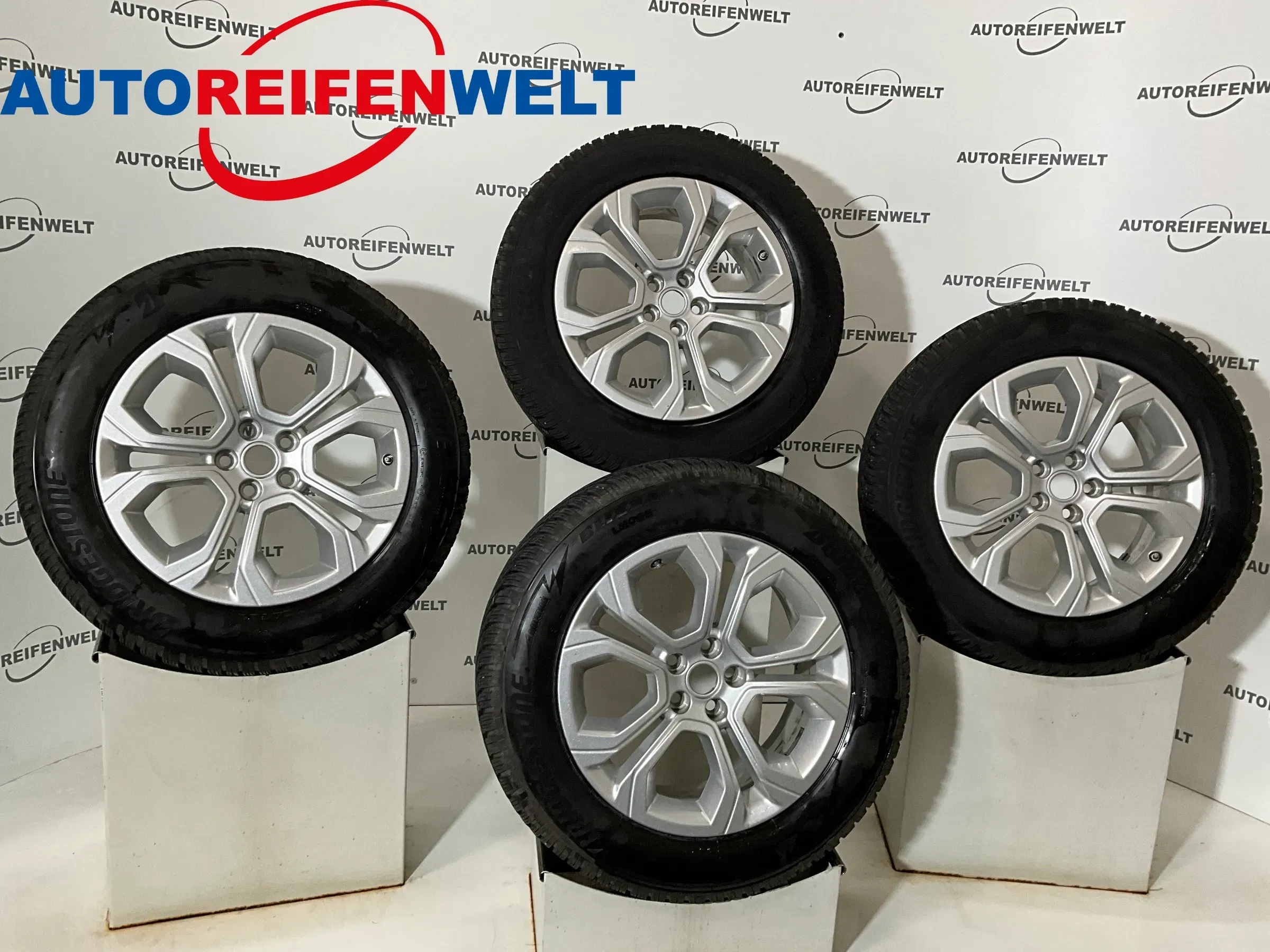 Winter Kompletträder 235/60R18 z.B. passend für Range Rover Evoque - Bild 1