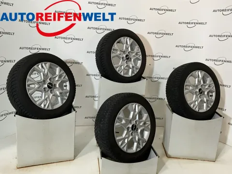 Background image for Winter Kompletträder 205/55R16 z.B. passend für Kia Ceed